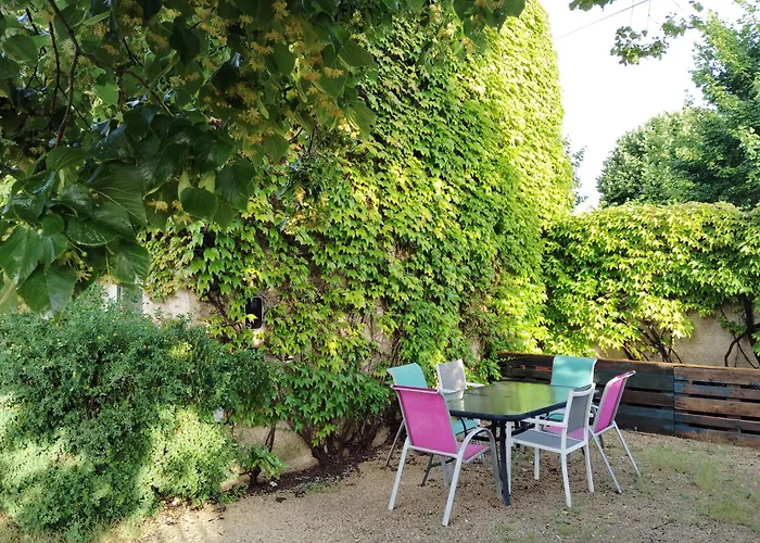 Gite De Charme - 3 Chambres, 5 Lits - De 4 A 7 Personnes